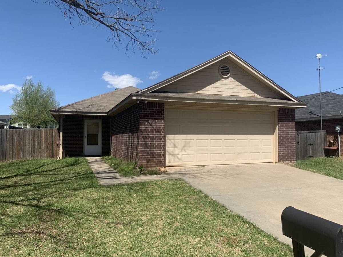 House for rent at 393 Gavins Way, Joshua, TX 76058
