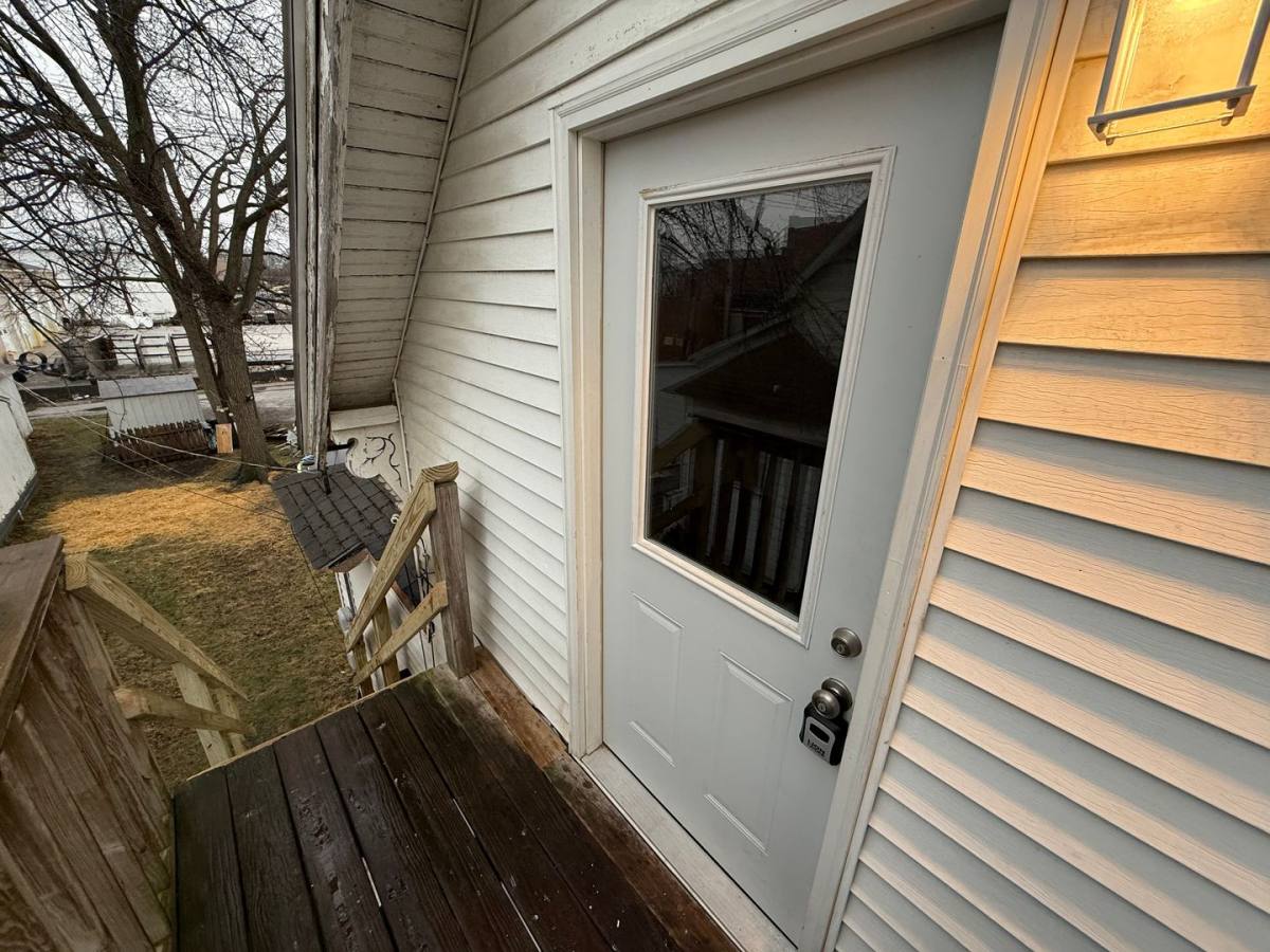 Apartment for rent at 257 W Morrison St, Frankfort, IN 46041