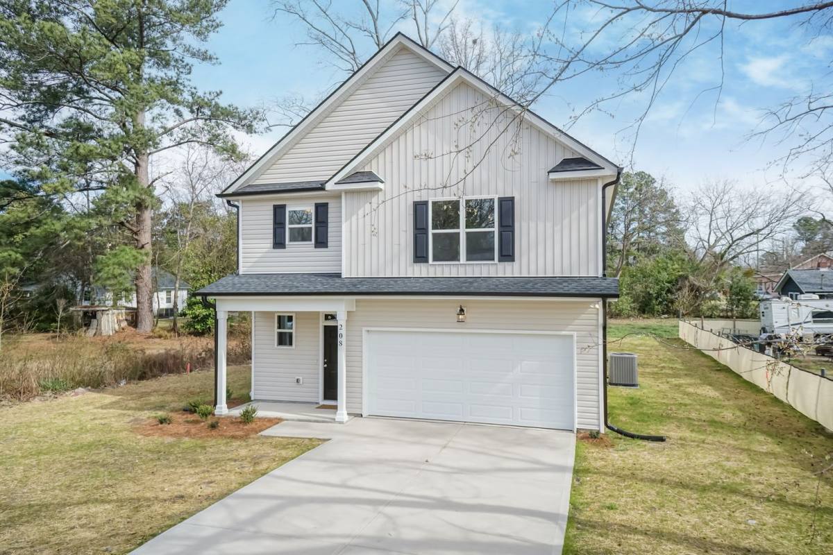 House for rent at 208 W Cole St, Dunn, NC 28334
