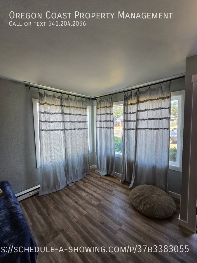 House for rent at 234 NE 11th St, Newport, OR 97365