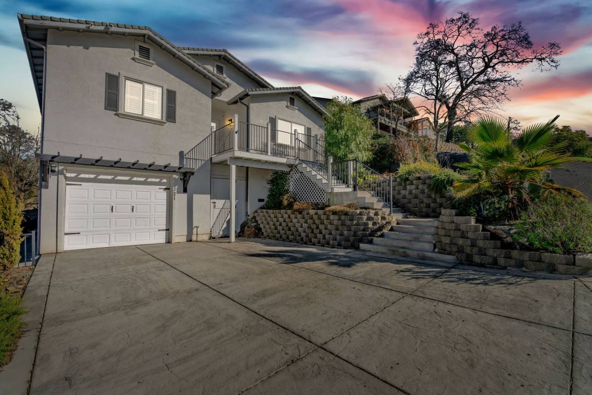 House for rent at 321 Duchess Dr, Copperopolis, CA 95228