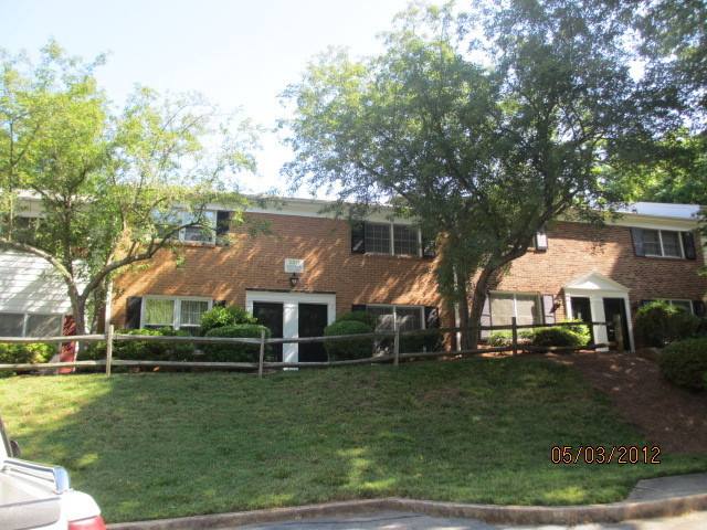Townhouse for rent at 2811-D Bleeker Square, Winston Salem, NC 27106