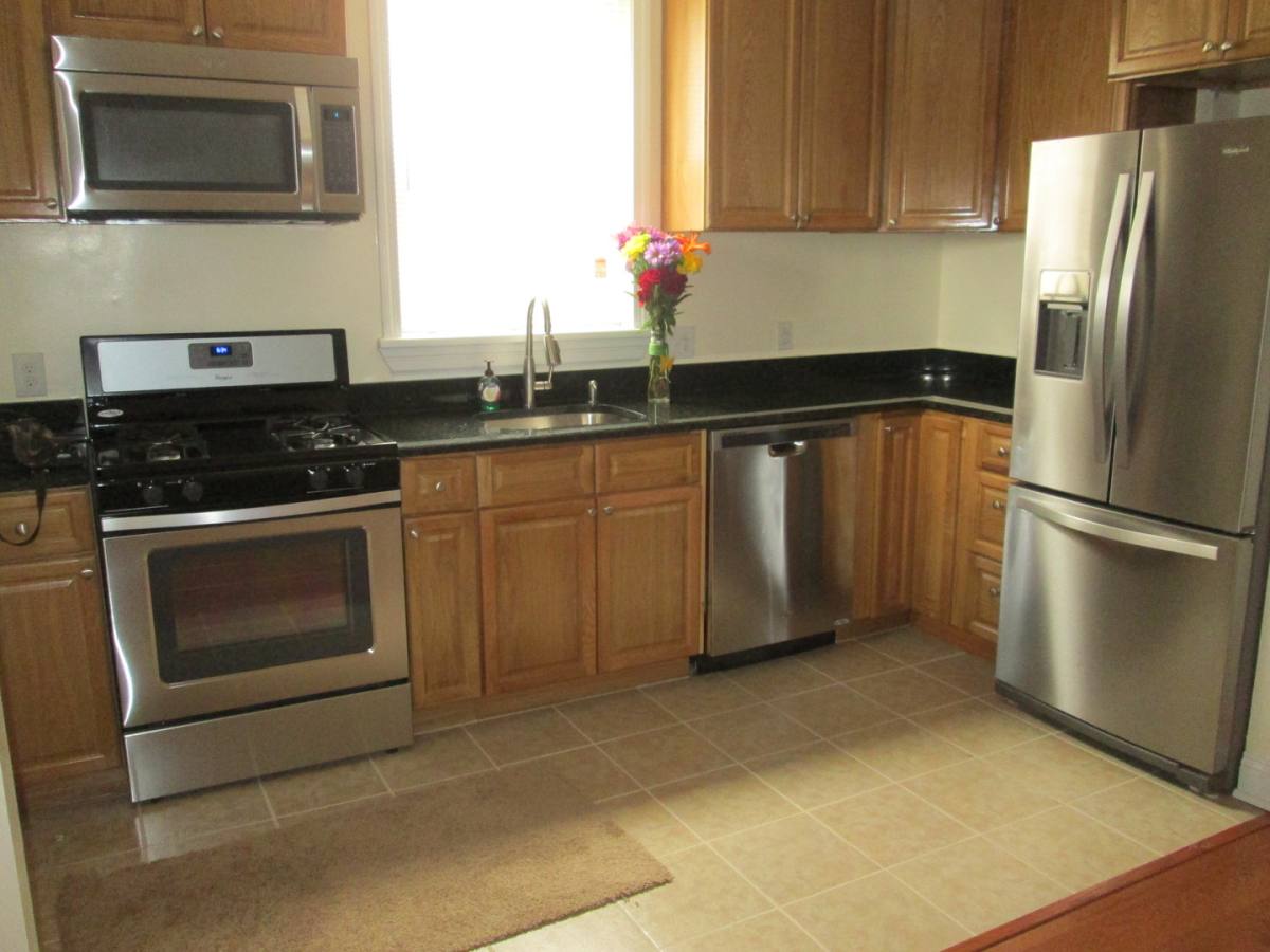 Apartment for rent at 402 Summit Ave, Hagerstown, MD 21740