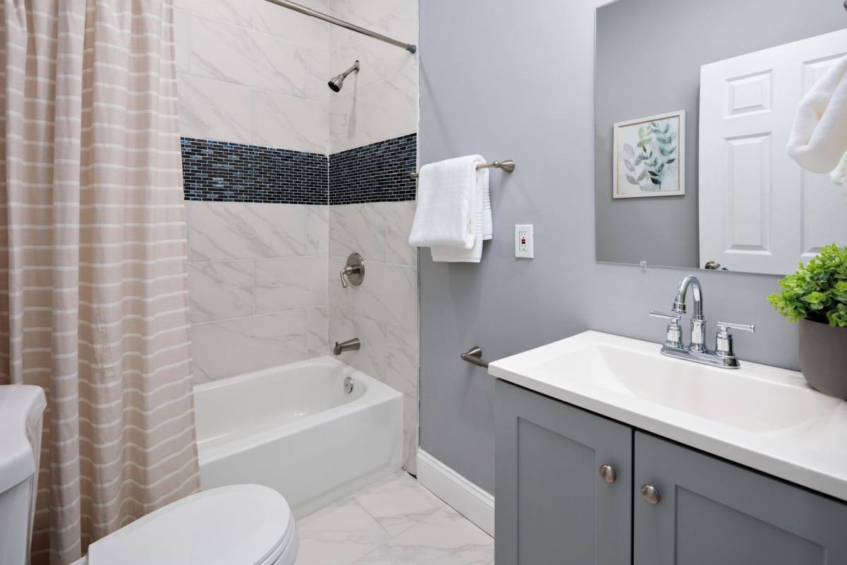 House for rent at 338 S Payson St, Baltimore, MD 21217