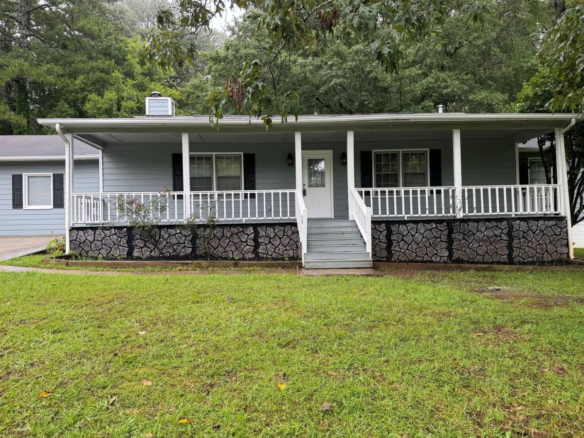 House for rent at 155 Davis Rd, Stockbridge, GA 30281