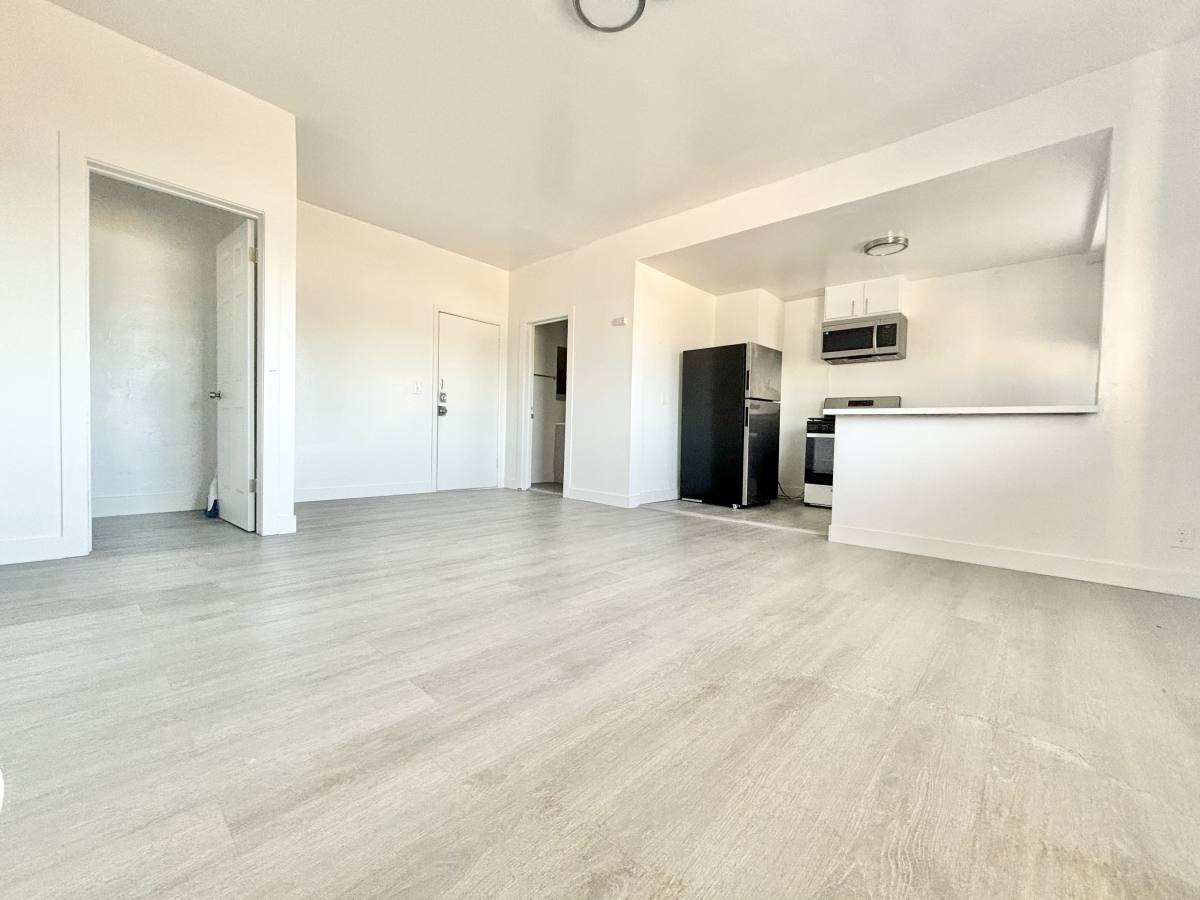 Apartment for rent at 5179 S Western Ave #105, Los Angeles, CA 90062