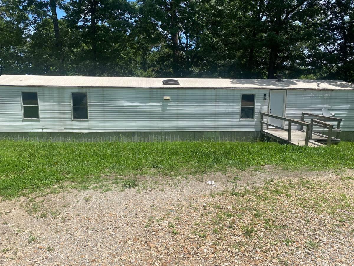 Apartment for rent at 5240 S Highway 39, Aurora, MO 65605