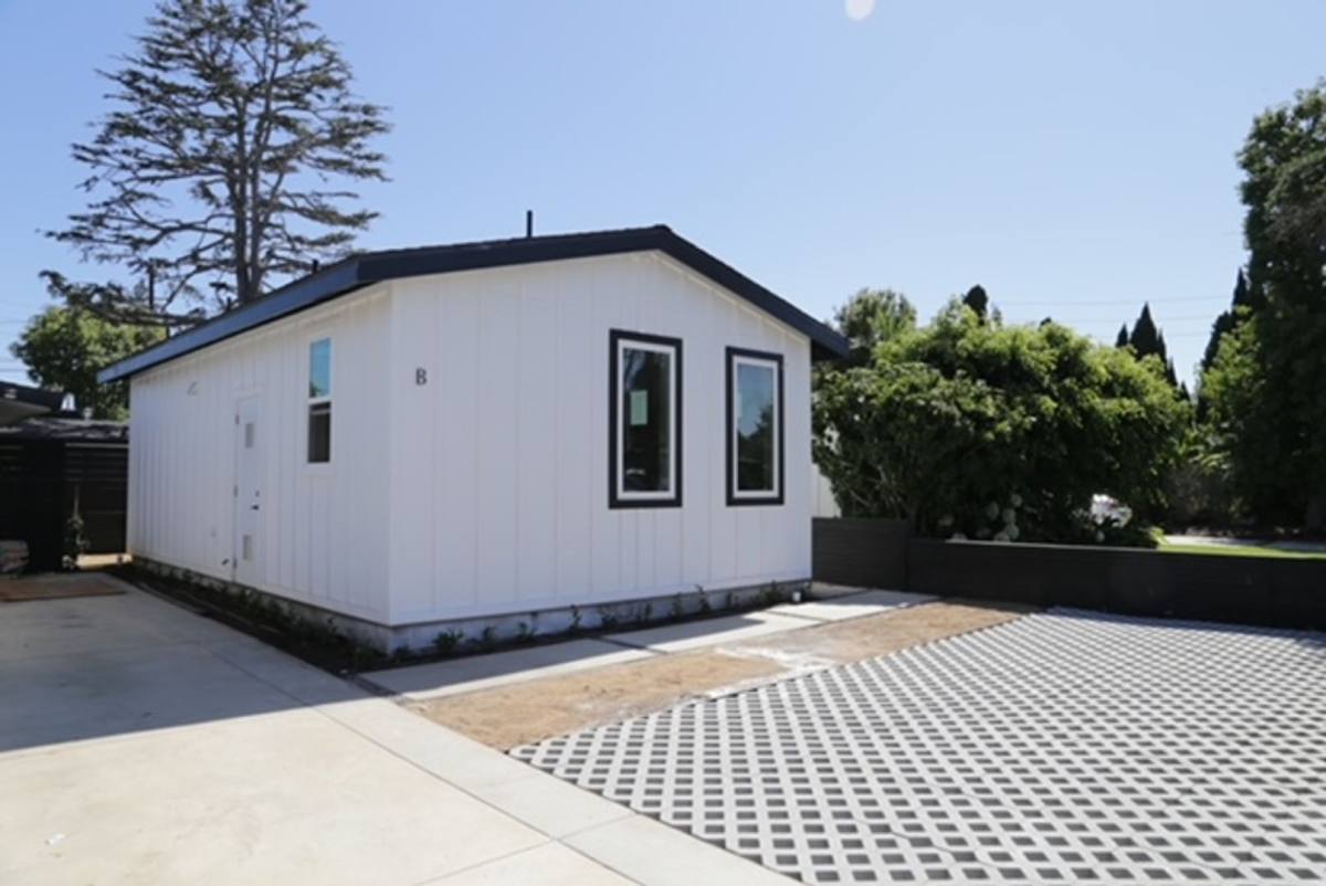 Apartment for rent at 729 Center St, Costa Mesa, CA 92627