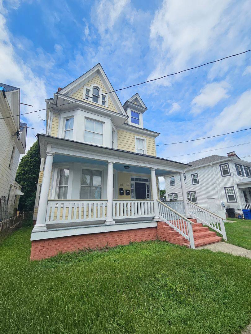 Apartment for rent at 150 Webster Ave, Portsmouth, VA 23704