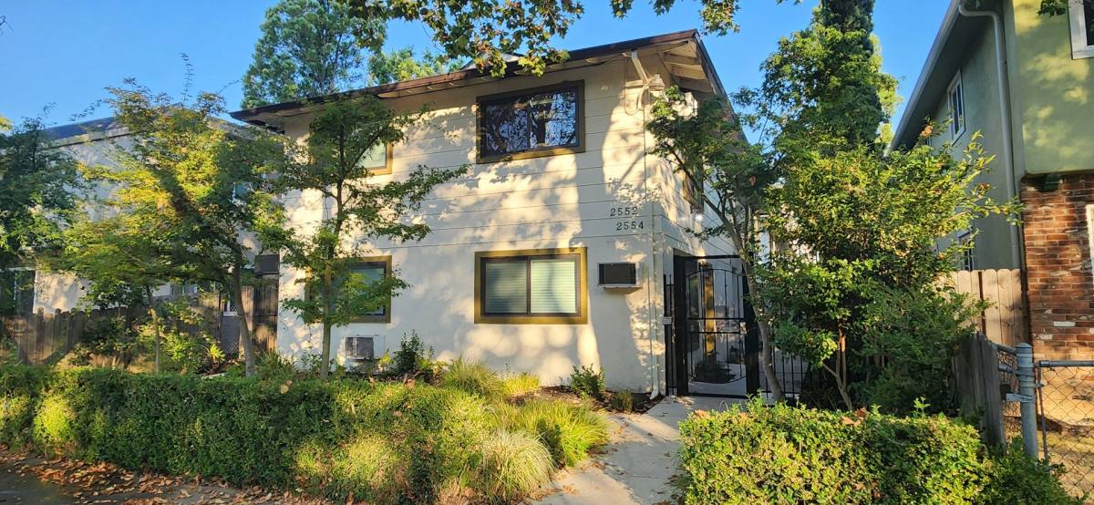 Apartment for rent at 2552 - 2554 27th St, Sacramento, CA 95818
