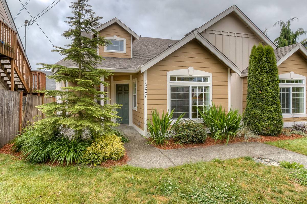 House for rent at 1007 SW 150th St, Seattle, WA 98166