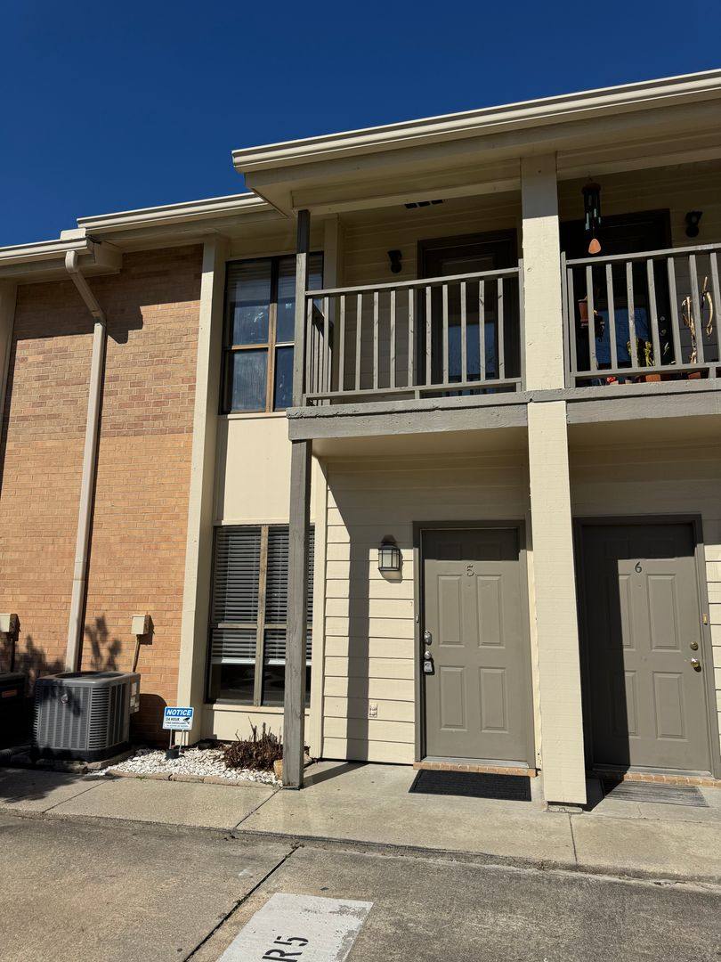 Condo for rent at 8455 Summa Ave, Baton Rouge, LA 70809