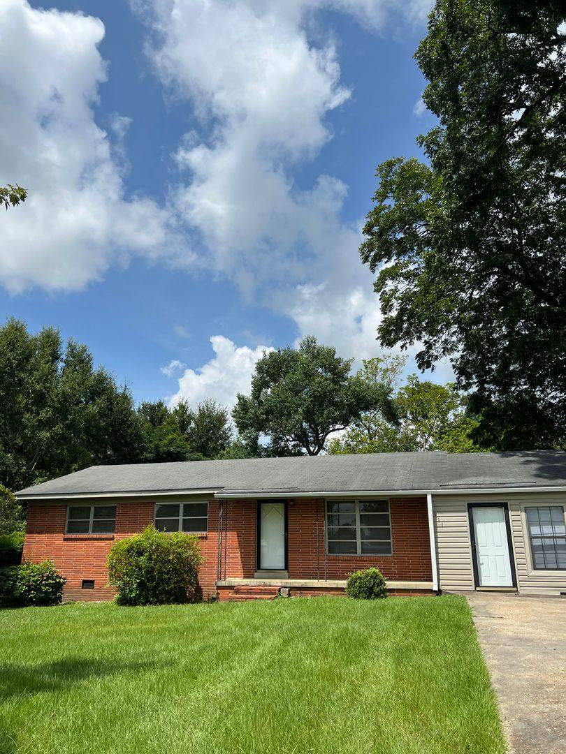 House for rent at 911 E Lee St, Enterprise, AL 36330