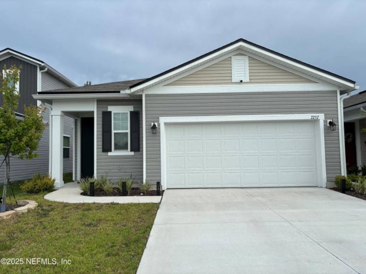 House for rent at 7527 Mahogany Run Dr, Jacksonville, FL 32244