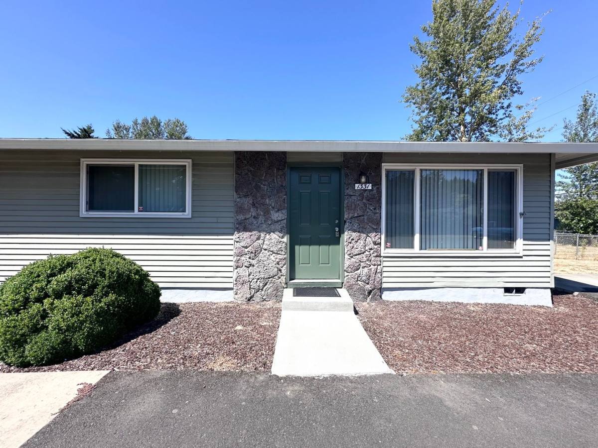 Apartment for rent at 1331 NE 238th Dr, Beaverton, OR 97006