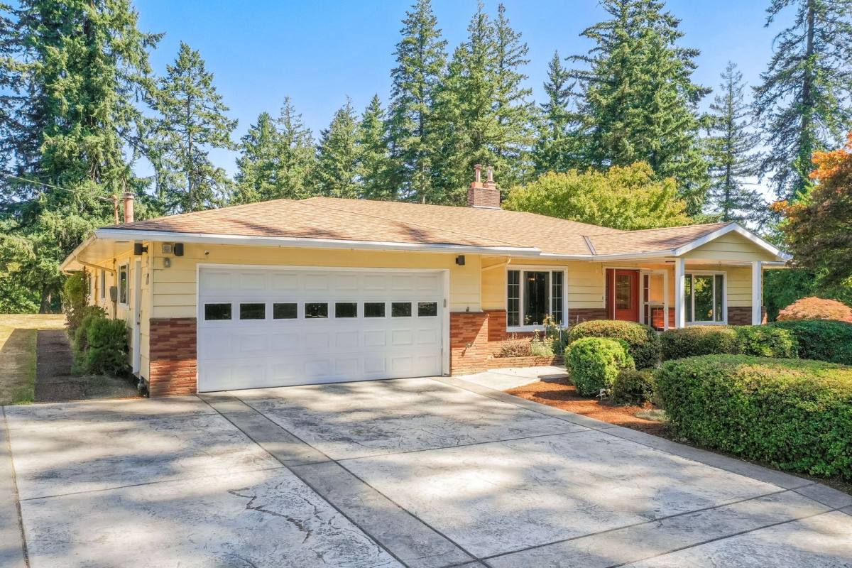 House for rent at 15035 SE Monner Rd, Happy Valley, OR 97086