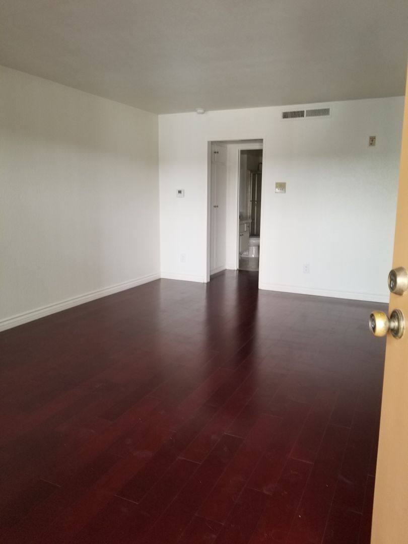 Apartment for rent at 4161 Tujunga Ave, Studio City, CA 91604