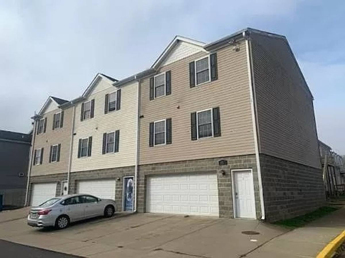 Apartment for rent at 101 Ash St, California, PA 15419