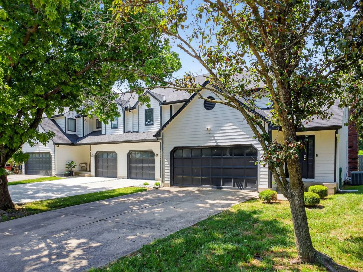 Townhouse for rent at 11622 Bluejacket St, Overland Park, KS 66210