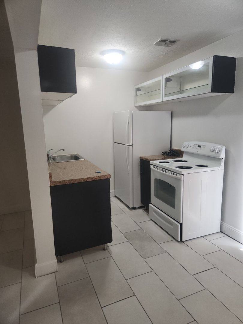 Apartment for rent at 2345 Beechmont Ave, Cincinnati, OH 45230