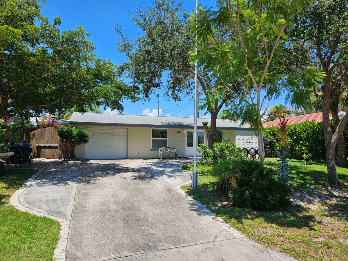 House for rent at 404 Barcelona Ave, Venice, FL 34285