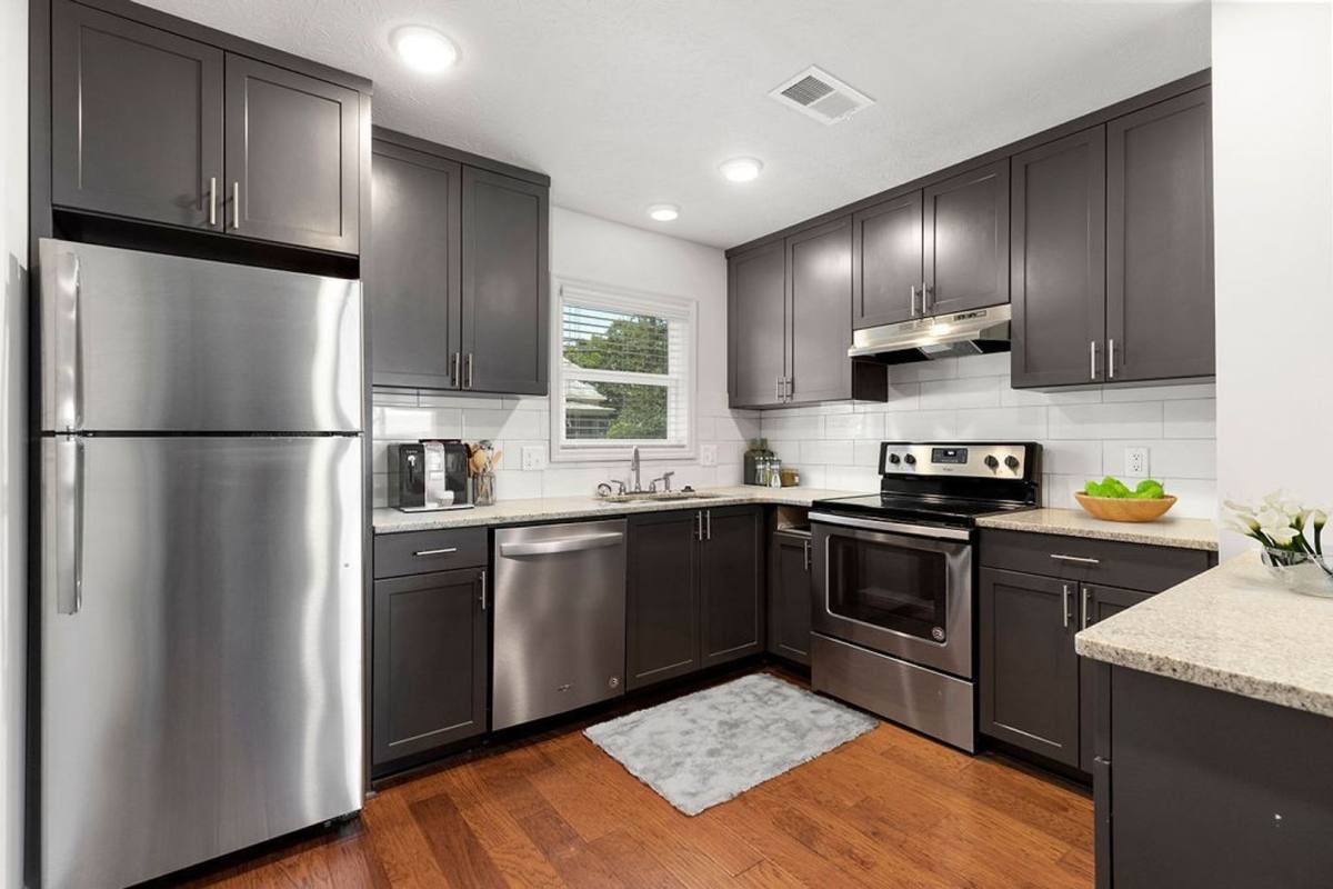 Apartment for rent at 304 E Glenn Ave, Auburn, AL 36830