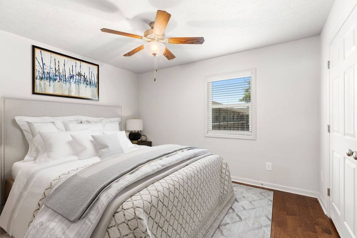 Apartment for rent at 304 E Glenn Ave, Auburn, AL 36830
