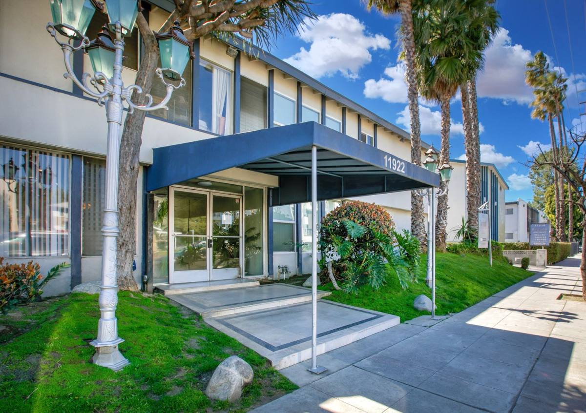 Apartment for rent at 11922 Burbank Blvd, Valley Village, CA 91607