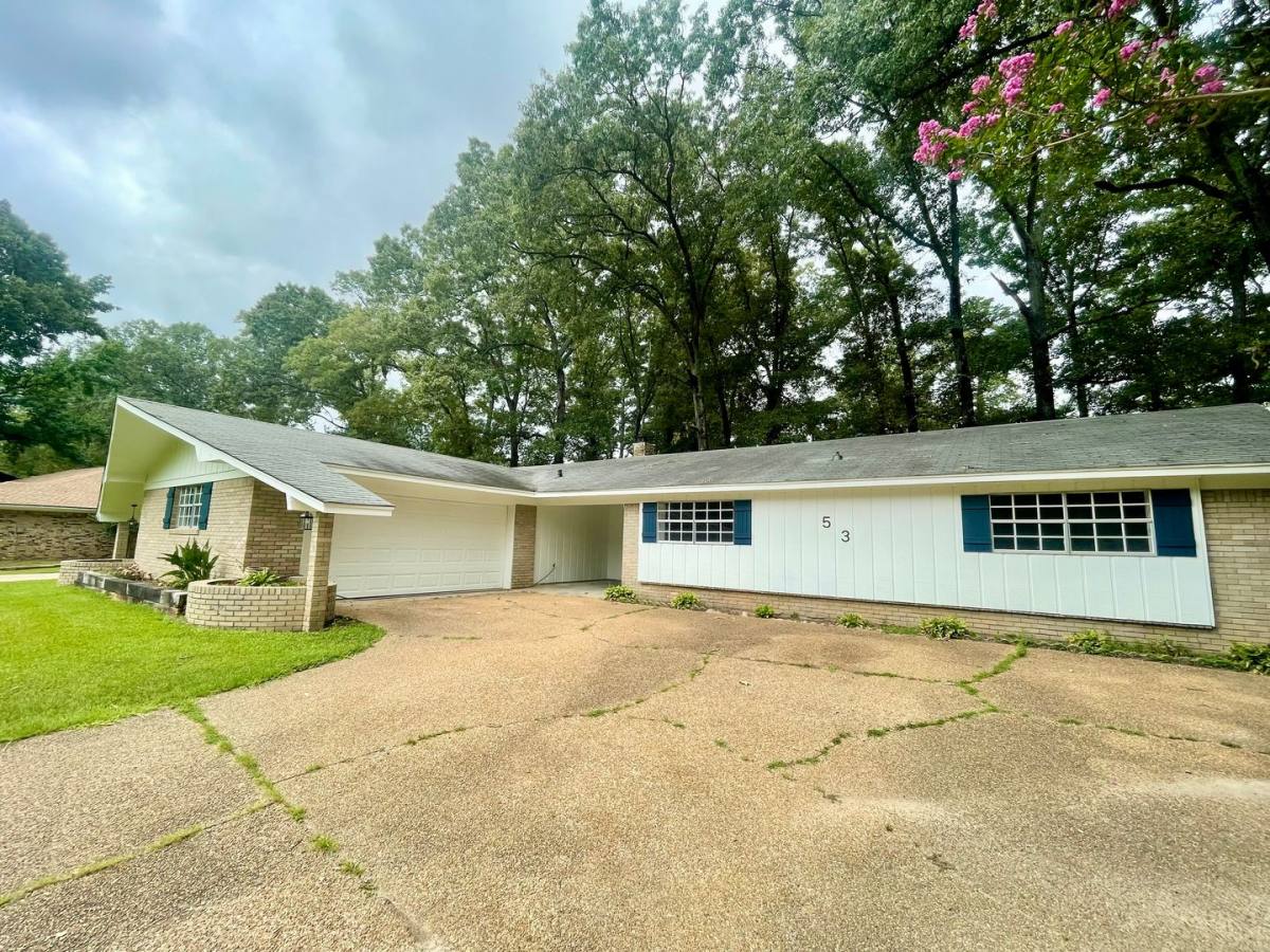 House for rent at 53 Summit Ridge Dr, Brandon, MS 39042