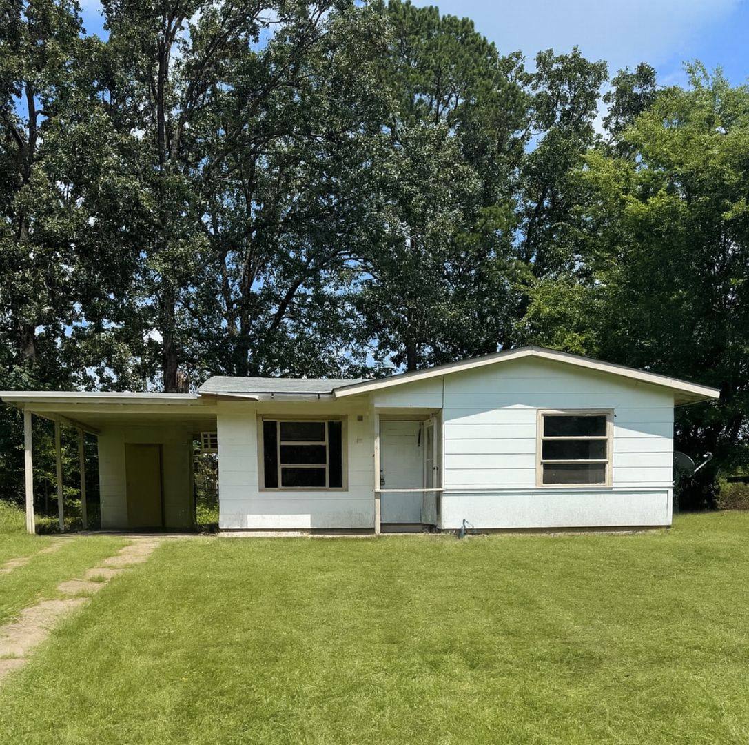 House for rent at 234 Crockett St, Lone Star, TX 75668