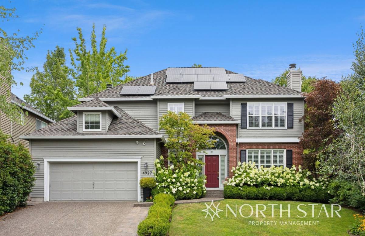 House for rent at 4927 Hastings Dr, Lake Oswego, OR 97035