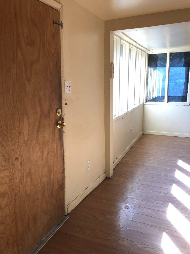 Apartment for rent at 512 Washington Ave, Taft, CA 93268