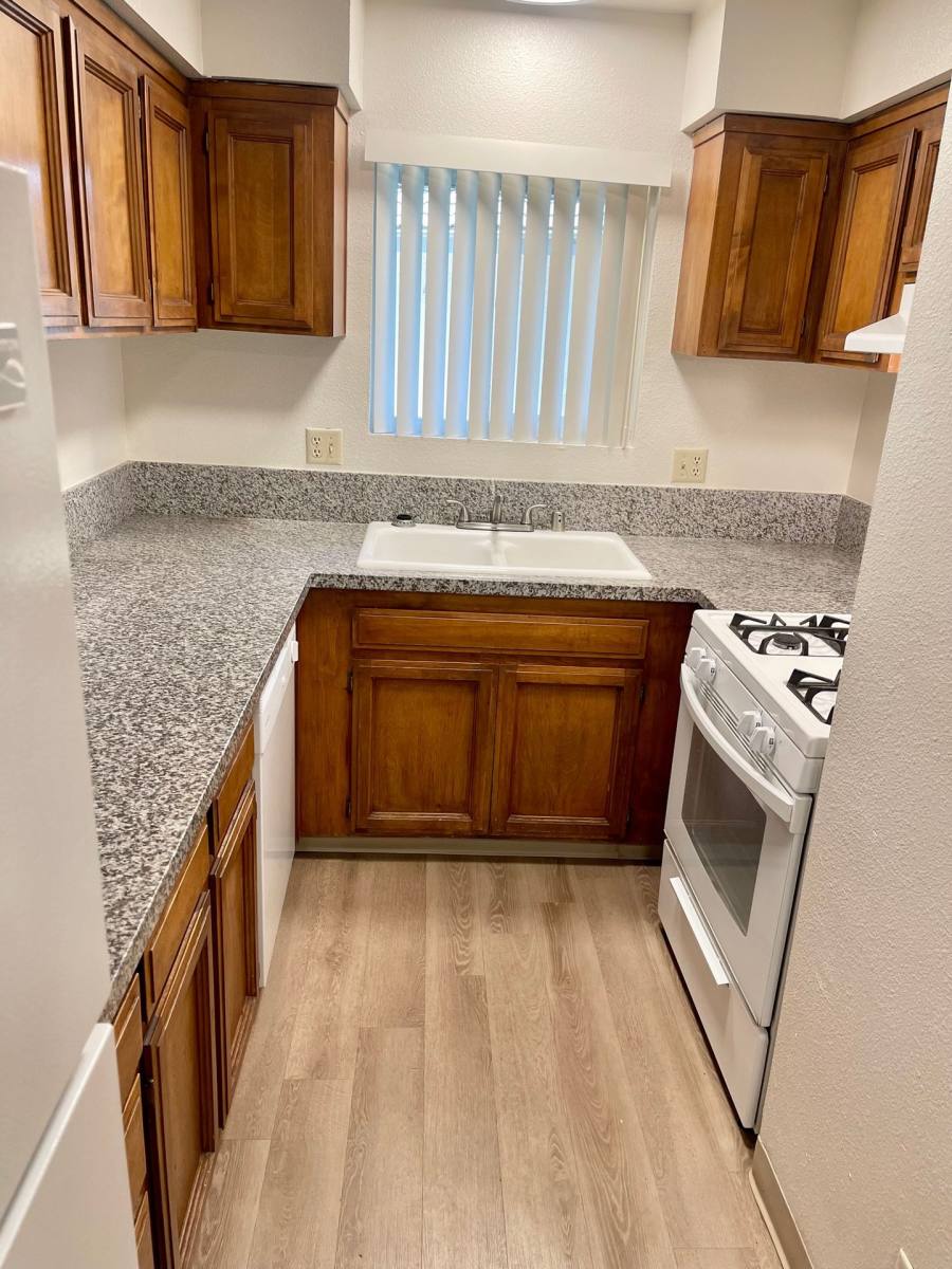 Townhouse for rent at 4885 N Chestnut Ave, Fresno, CA 93726
