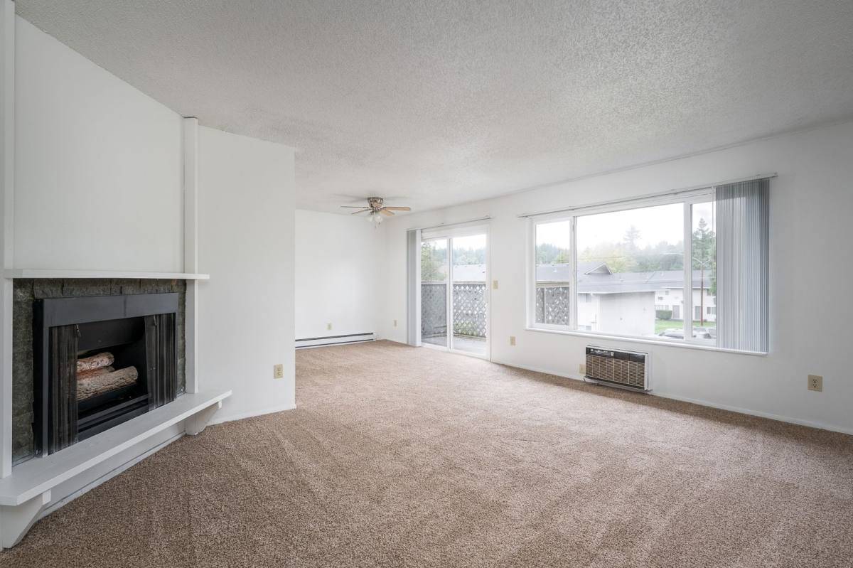 Apartment for rent at 6301 SW Palatine St, Portland, OR 97219