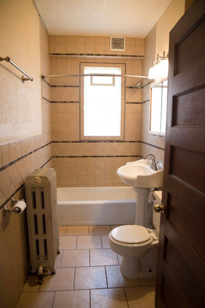 Apartment for rent at 1309 E Hennepin Ave, Minneapolis, MN 55414