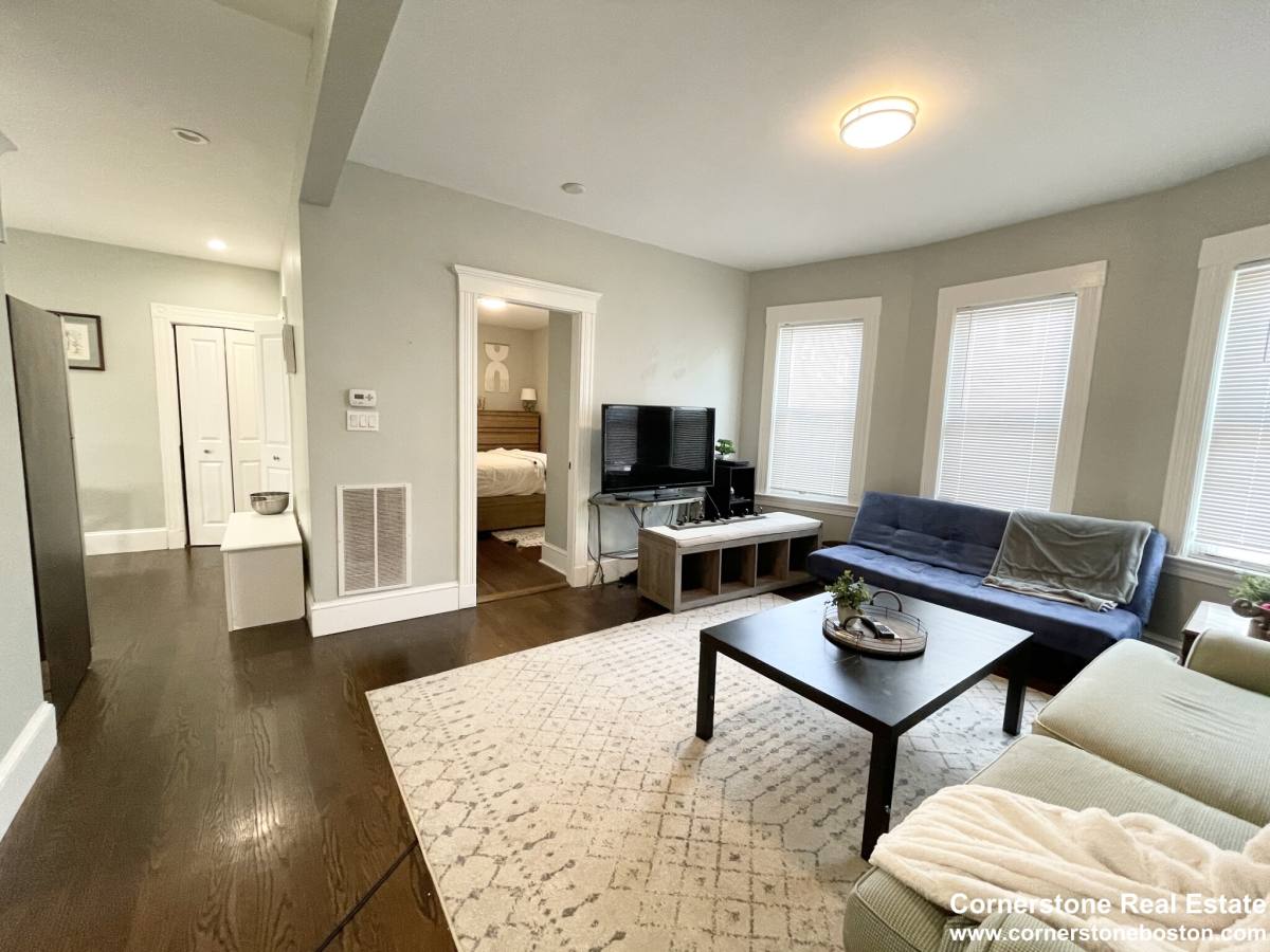 Apartment for rent at 147 Boston St #1, Dorchester, MA 02125