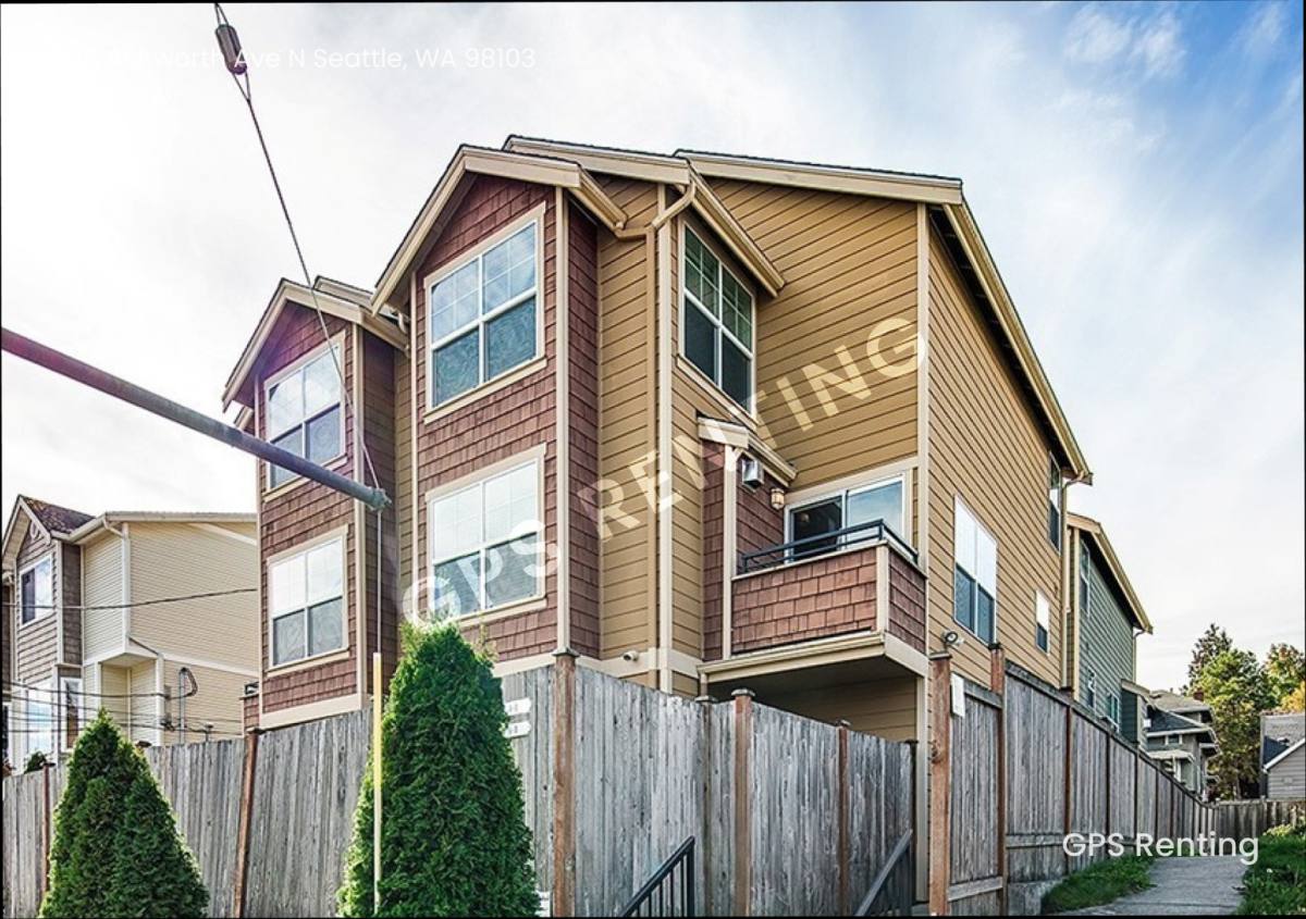 Townhouse for rent at 9217B Ashworth Ave N, Seattle, WA 98103