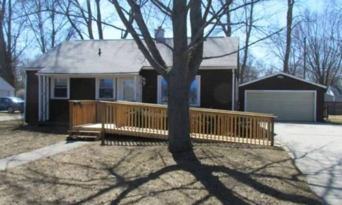 House for rent at 1120 E Sugnet, Midland, MI 48642