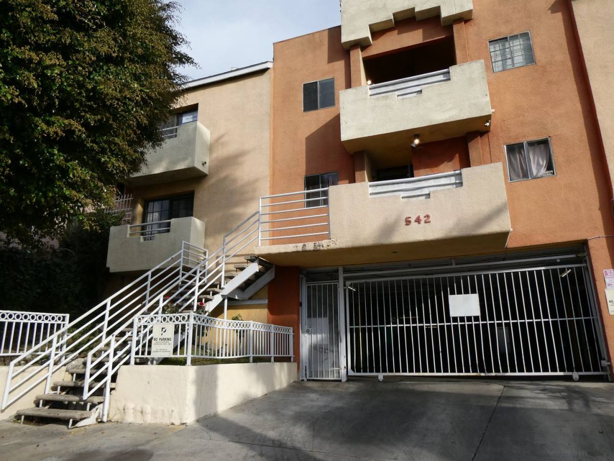 House for rent at 542 N Normandie Ave, Los Angeles, CA 90004