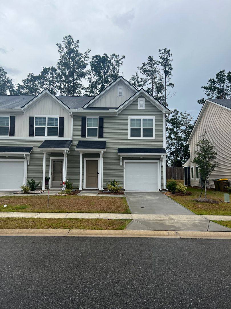 Townhouse for rent at 156 Benelli Dr, Pooler, GA 31322