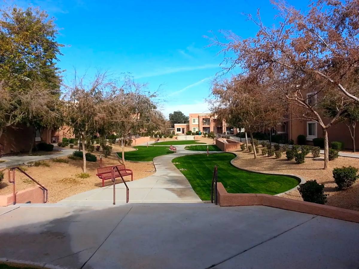 Apartment for rent at 2150 E Broadway Rd, Phoenix, AZ 85040