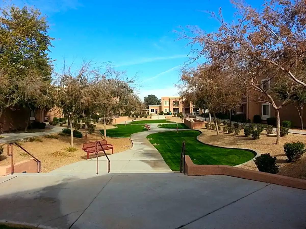 Apartment for rent at 2150 E Broadway Rd, Phoenix, AZ 85040