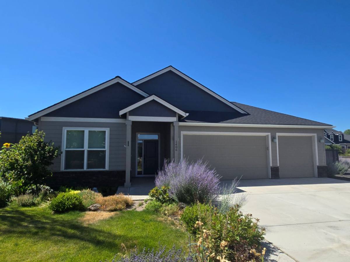 House for rent at 1406 NW Underpass Ave, Redmond, OR 97756