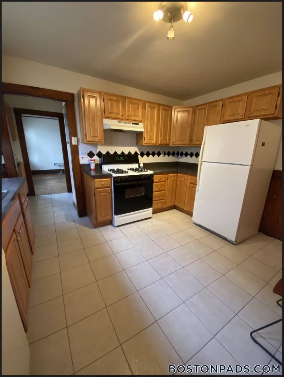Apartment for rent at 178 Calumet St #2, Roxbury Crossing, MA 02120