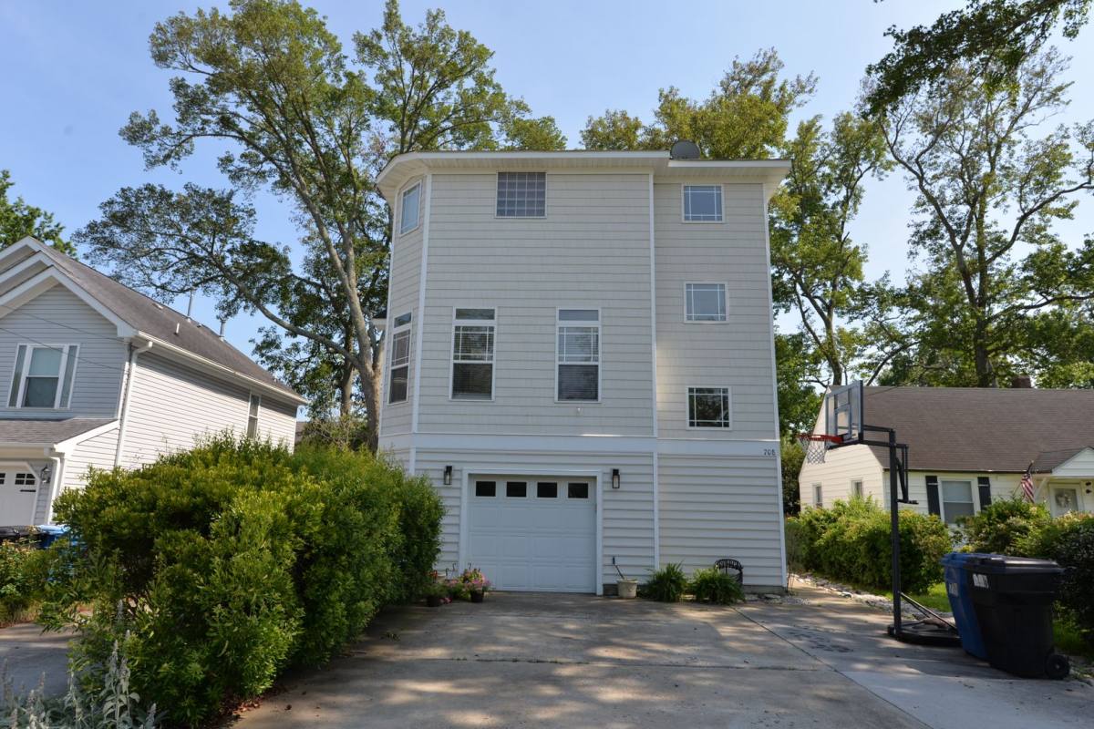 Condo for rent at 708 13th St, Virginia Beach, VA 23451