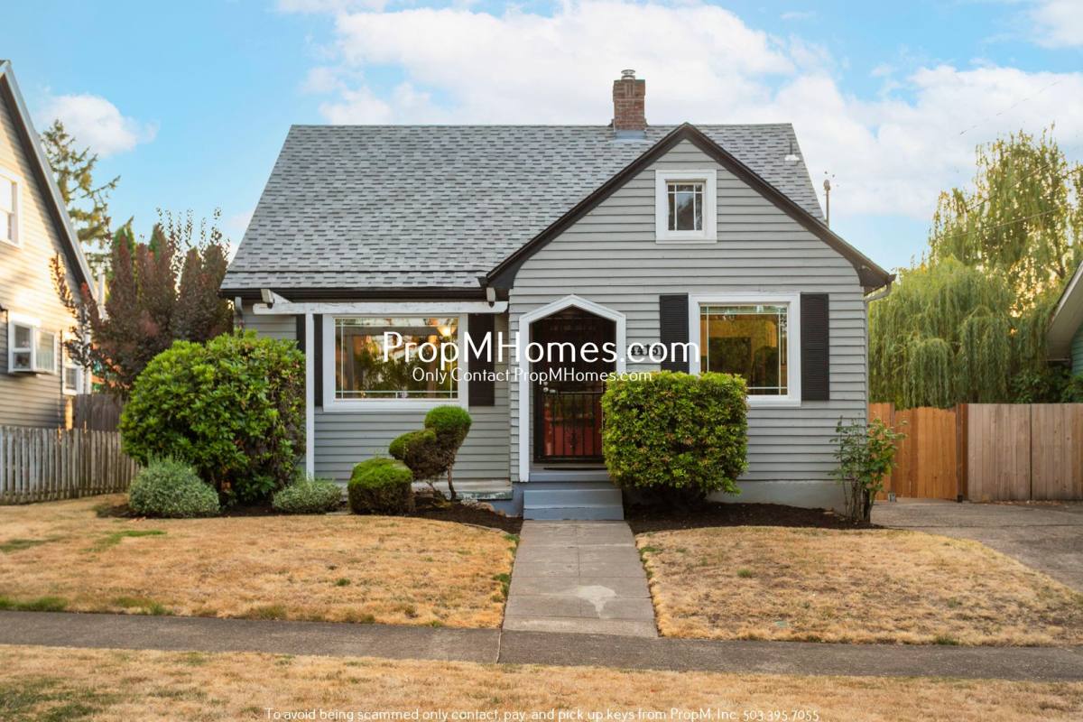 House for rent at 4415 NE 75th Ave, Portland, OR 97218