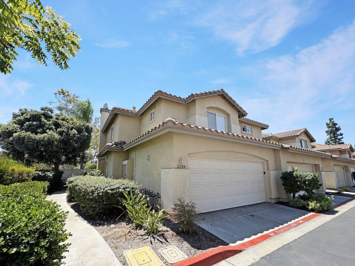 Townhouse for rent at 2204 Lago Ventana, Chula Vista, CA 91914