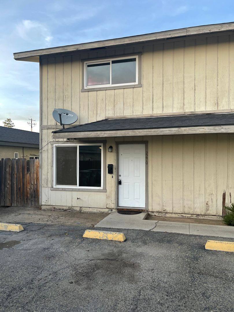 Townhouse for rent at 2270 Blossom St, Dos Palos, CA 93620
