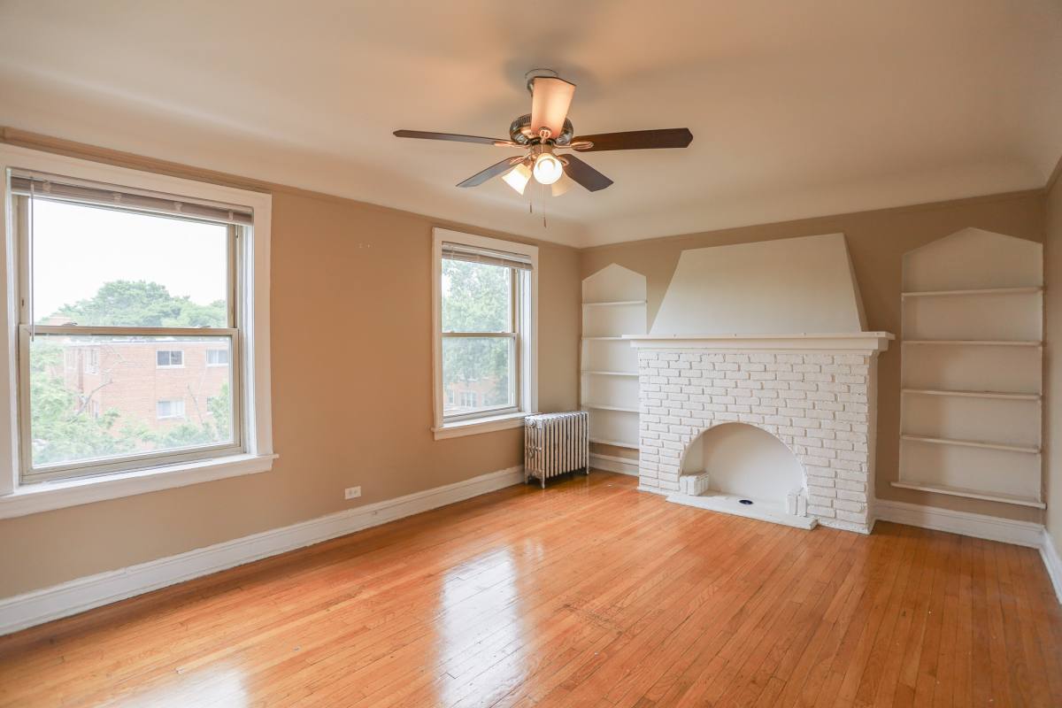 Apartment for rent at 6911 N Oakley Ave #2, Chicago, IL 60645
