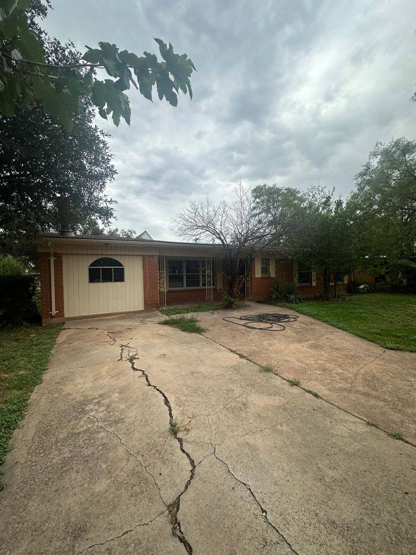 House for rent at 401 S Jefferson, Abilene, TX 79605